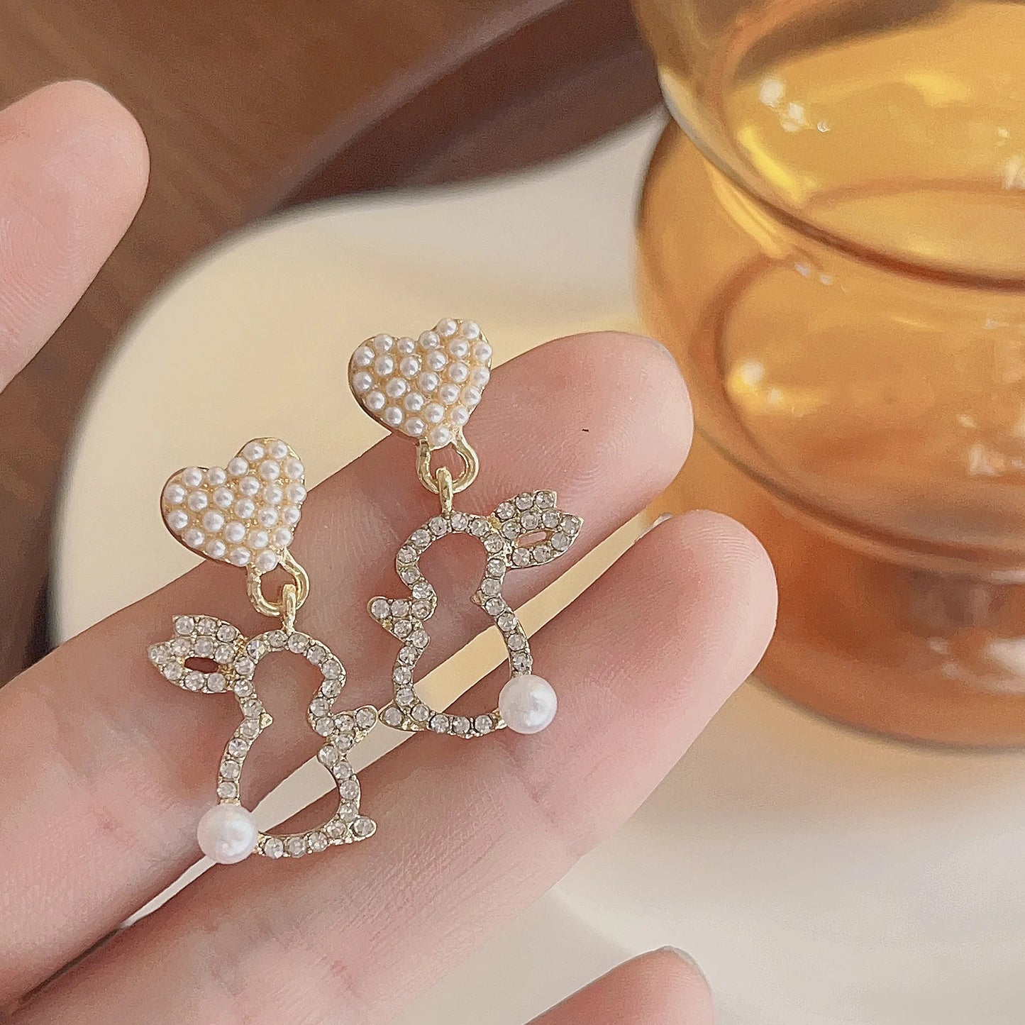 Trendy Crystal Hollow Animal Rabbit Drop Earrings for Women Cute Imitation Pearl Heart Dangle Earrings Party Jewelry Girls Gift